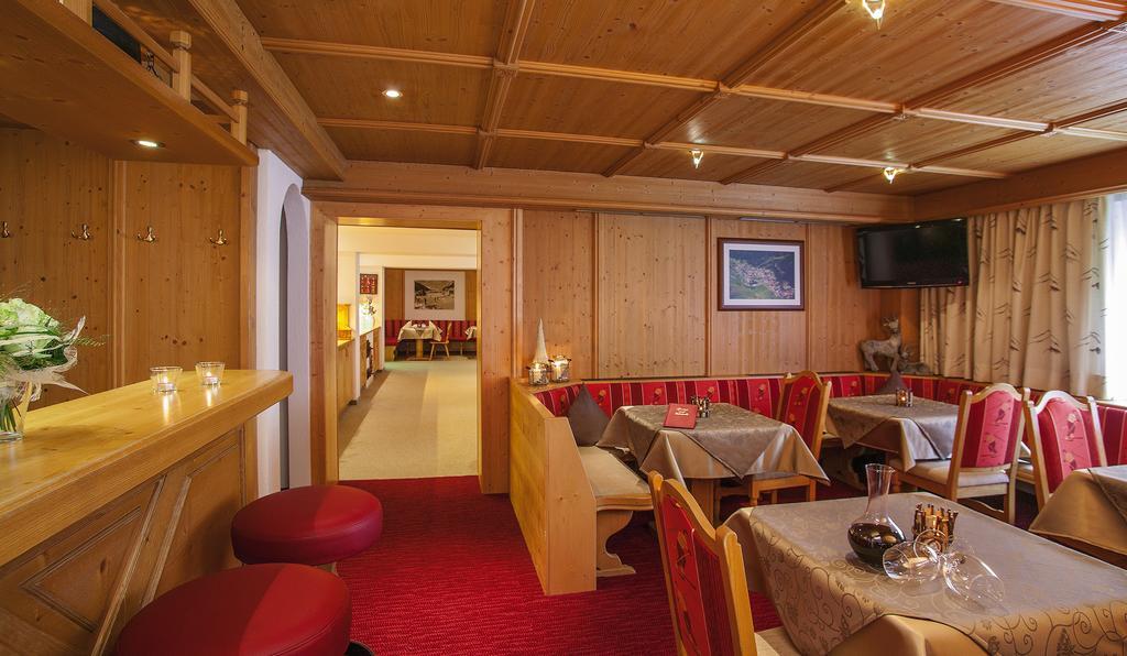 אישגל Hotel Garni Chasa Sulai מראה חיצוני תמונה