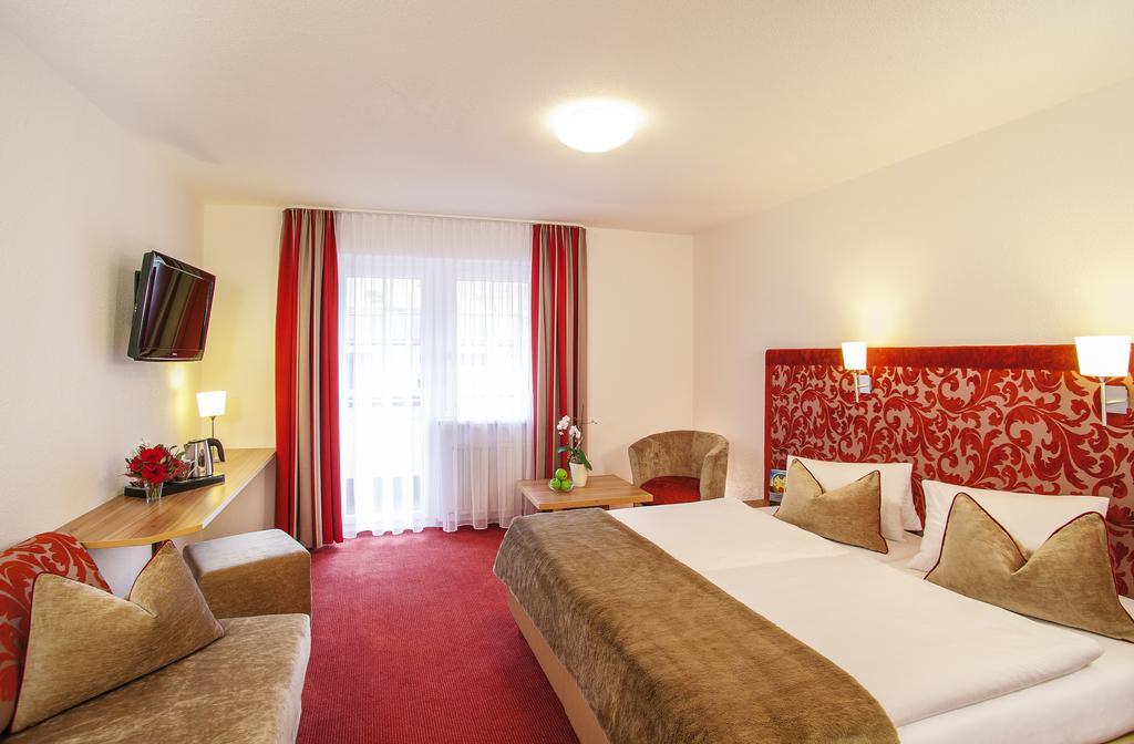 אישגל Hotel Garni Chasa Sulai מראה חיצוני תמונה