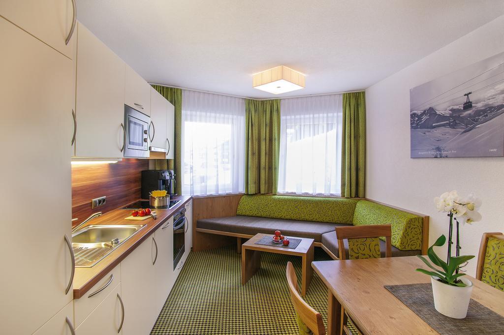 אישגל Hotel Garni Chasa Sulai חדר תמונה
